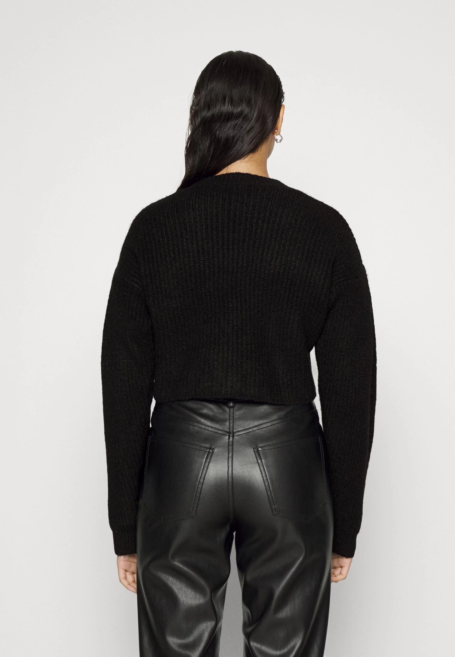 Even&Odd Pullover - Black 3 Even&Odd Pullover - Black – Image 3