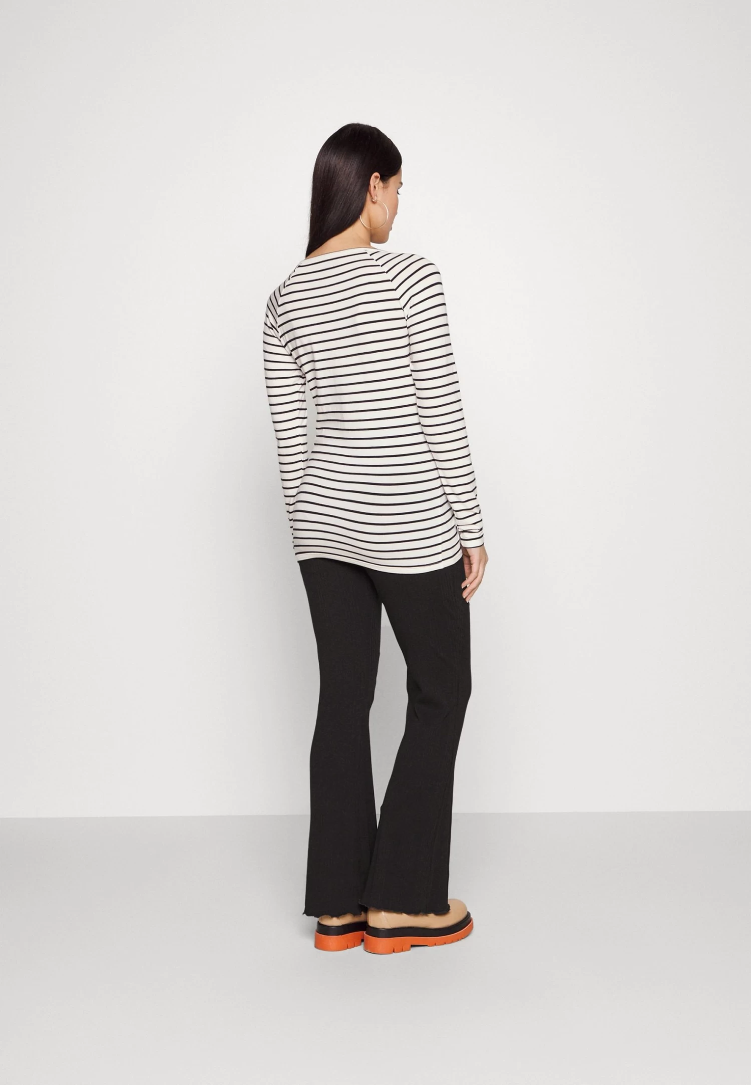 Maternity Flared Trouser - Pantalon Classique - Black 3 Maternity Flared Trouser - Pantalon Classique - Black – Image 3