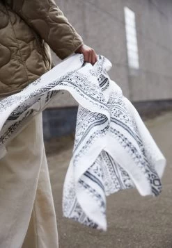 Even&Odd Écharpe - Black/White -Pas Cher Mode Féminine Magasin 796266b8111c4622955d7beb0c2c988a