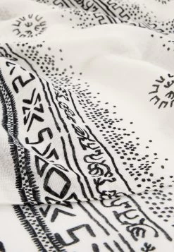 Even&Odd Écharpe - Black/White -Pas Cher Mode Féminine Magasin 7bfedda5a0af436abd0fe595ae2e56eb