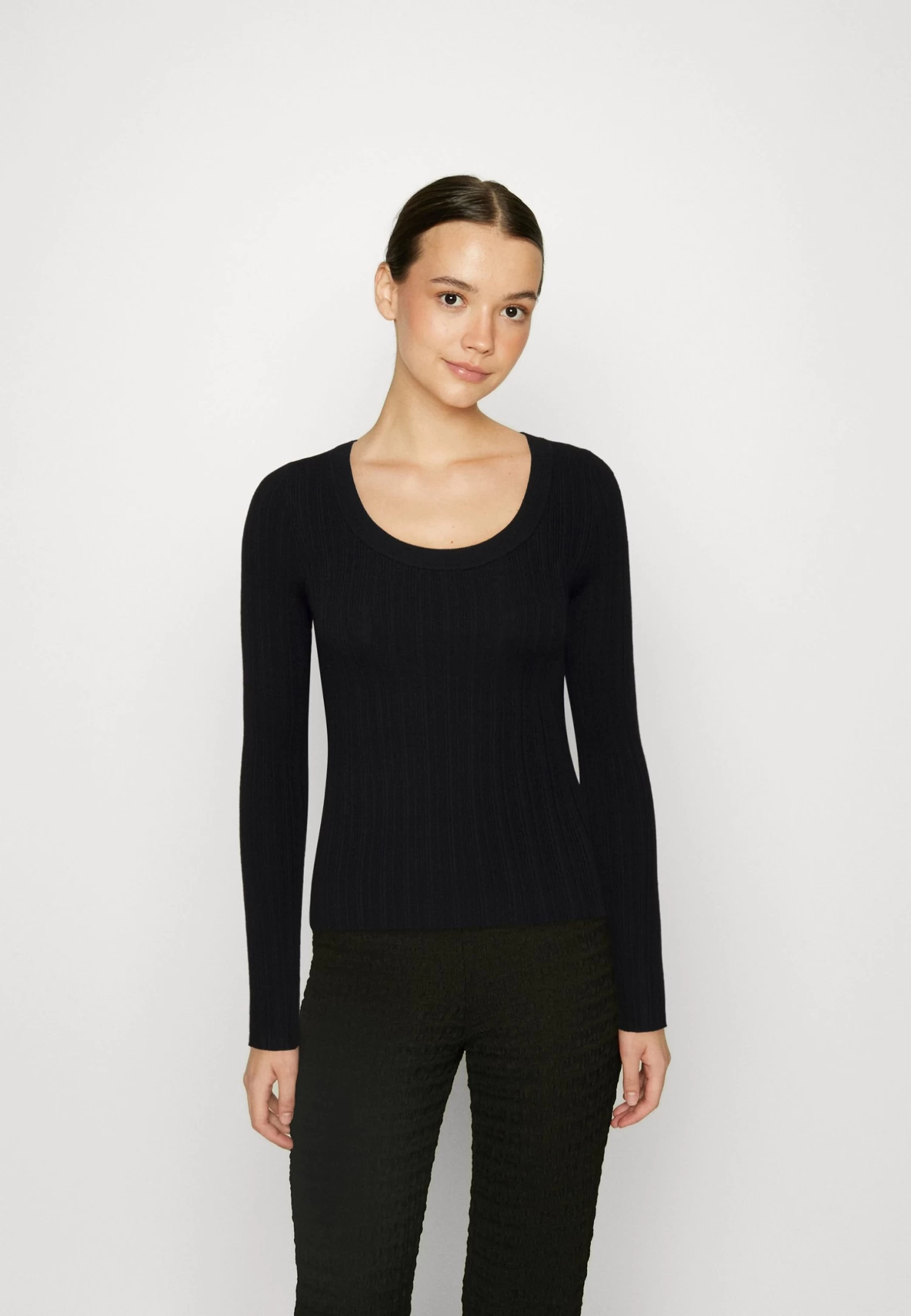 Even&Odd Ribbed - Variegated - Pullover - Black 1 Even&Odd Ribbed - Variegated - Pullover - Black