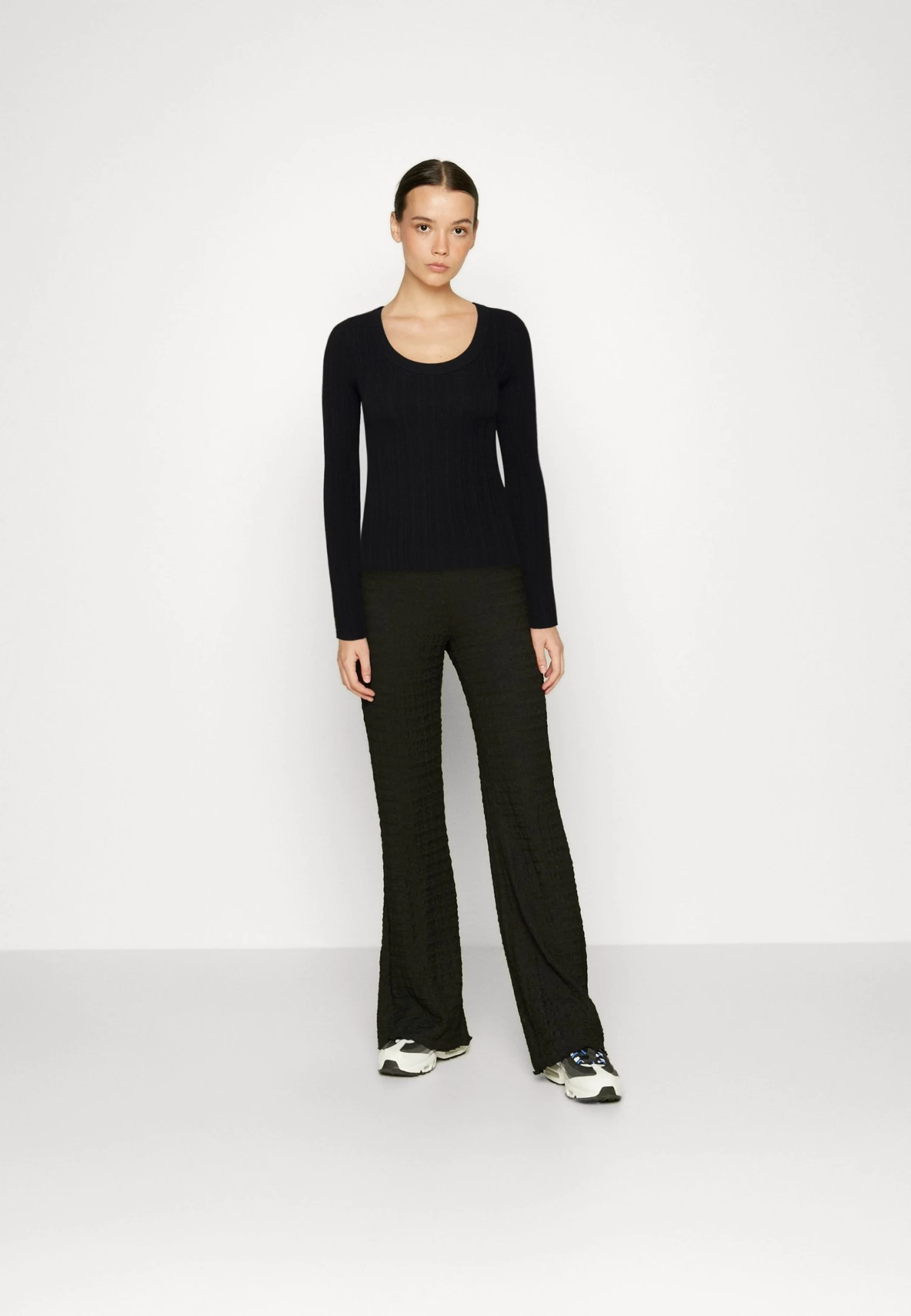 Even&Odd Ribbed - Variegated - Pullover - Black 2 Even&Odd Ribbed - Variegated - Pullover - Black – Image 2