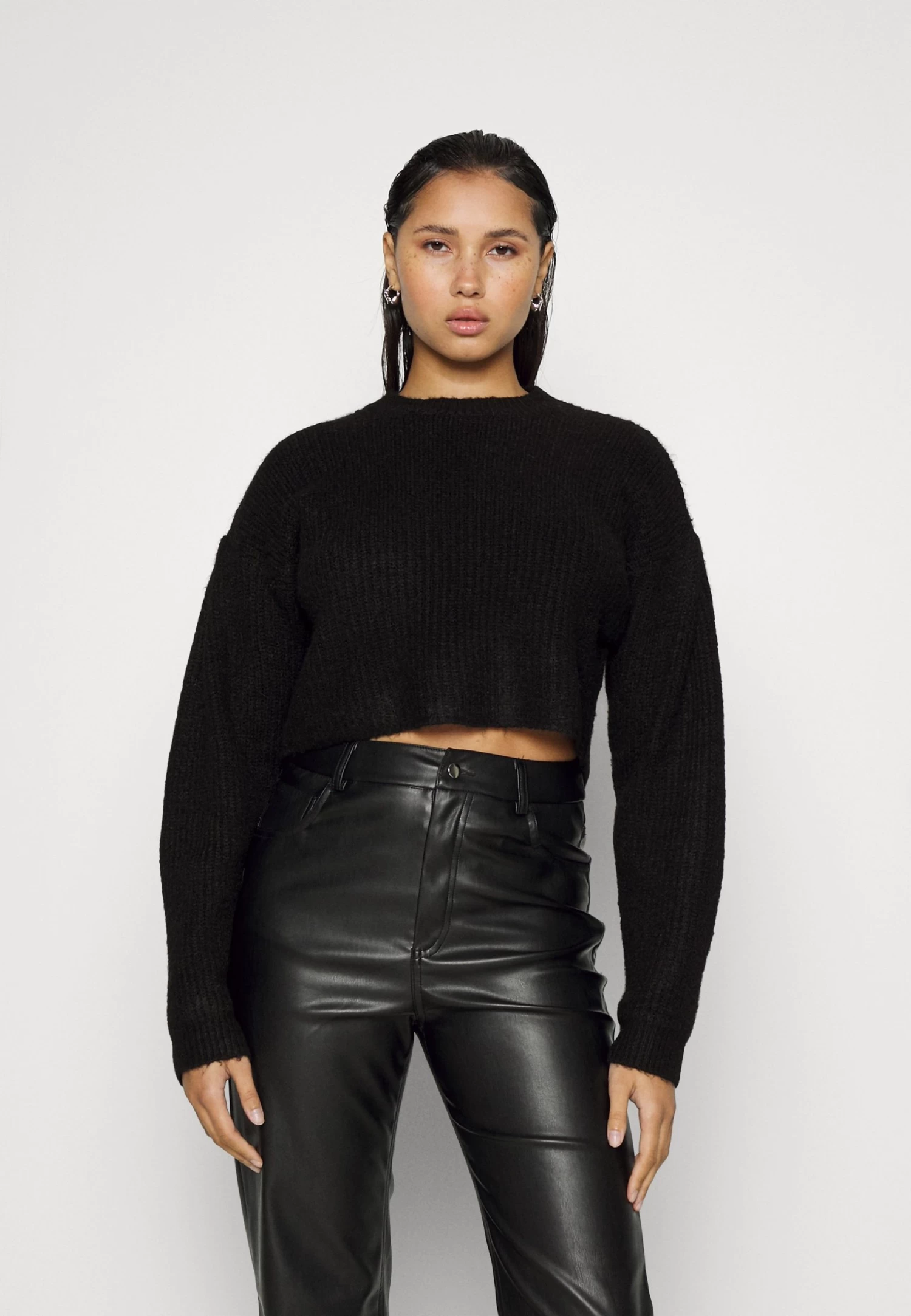 Even&Odd Pullover - Black 1 Even&Odd Pullover - Black