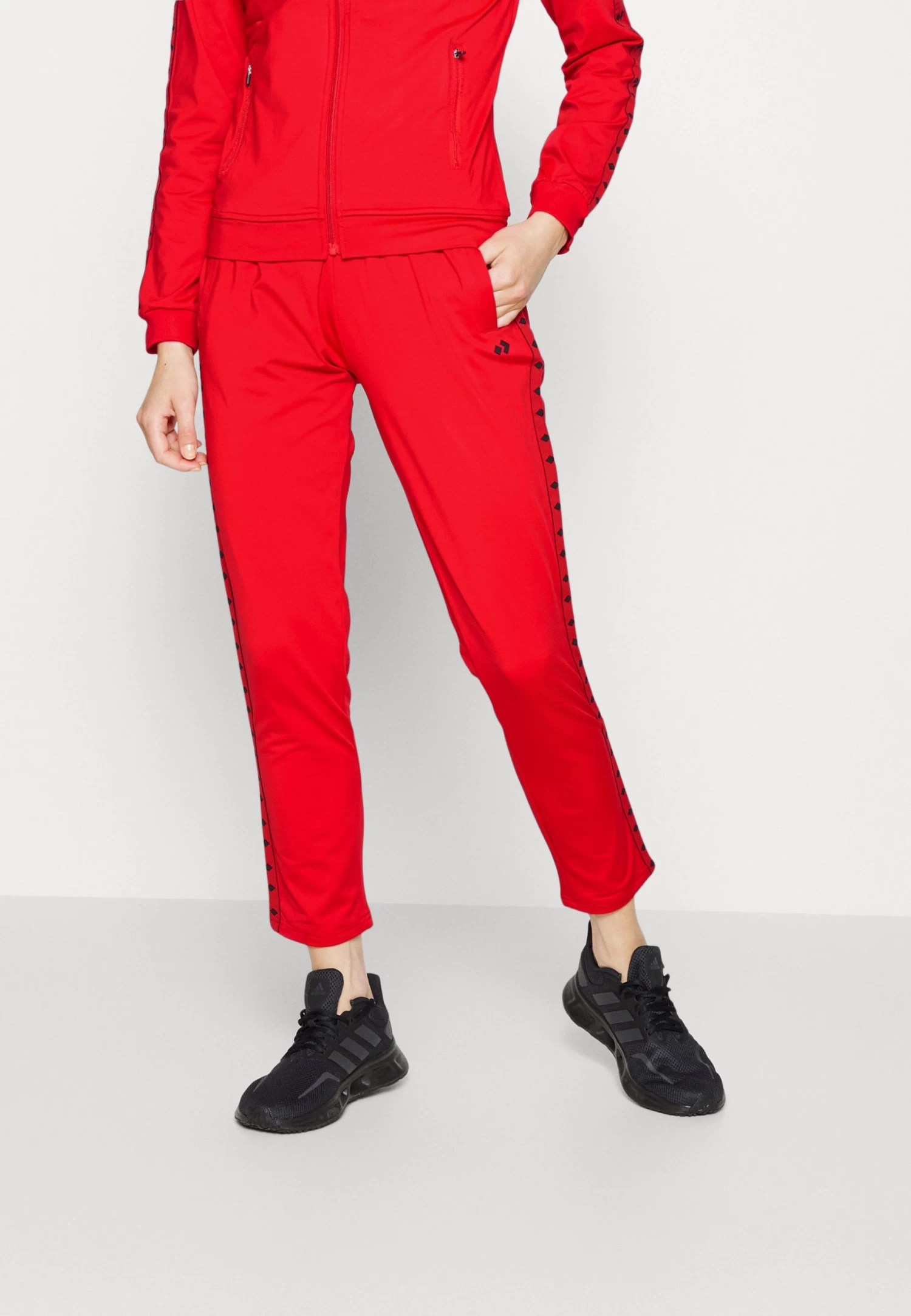 Survêtement - Red 4 Survêtement - Red – Image 4