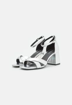 Sandales - Silver 8 Sandales - Silver -Pas Cher Mode Féminine Magasin e0038da606de46d58b3ee9bcce3da2ea