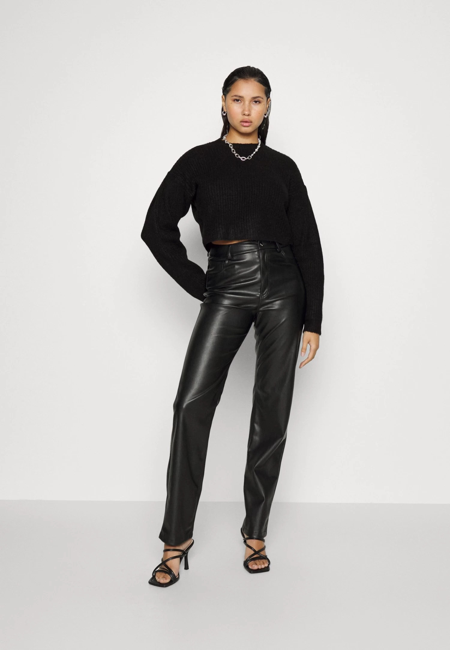 Even&Odd Pullover - Black 2 Even&Odd Pullover - Black – Image 2