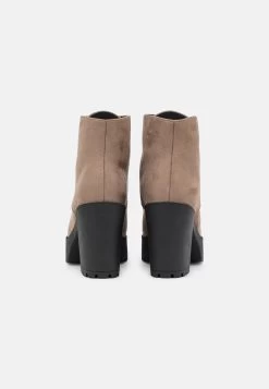 Bottines À Lacets - Taupe -Pas Cher Mode Féminine Magasin f99541bbbc32414f90325ca89fee0630